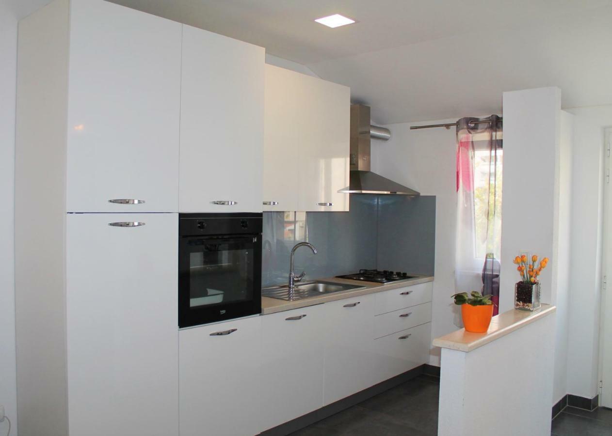 Apartmán Malo Misto Dugi Rat Exteriér fotografie