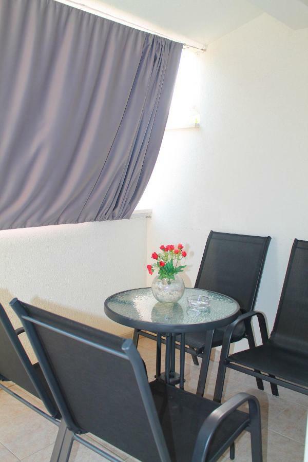 Apartmán Malo Misto Dugi Rat Exteriér fotografie